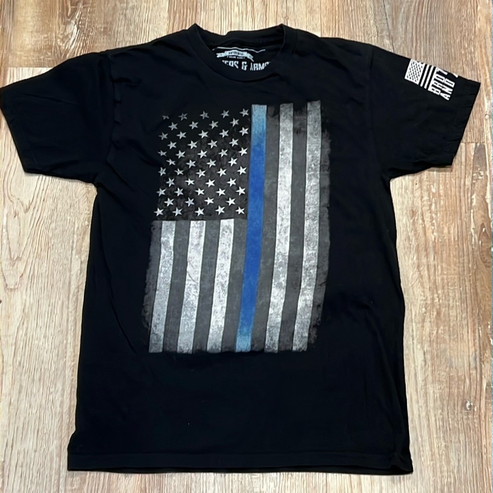 Brothers And Arms Mens T-Shirt Small Black USA Flag Short Sleeve Cotton Logo